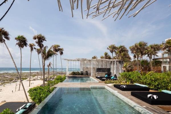 Na zdjęciu widoczny jest obiekt Luxury Oceanfront Estate with Pool, Staff, Sleeps 24 położony w mieście Tulum.