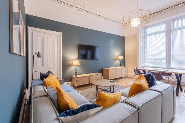 3BR Gem West End Walk to Glasgow Uni Parking, Glasgow