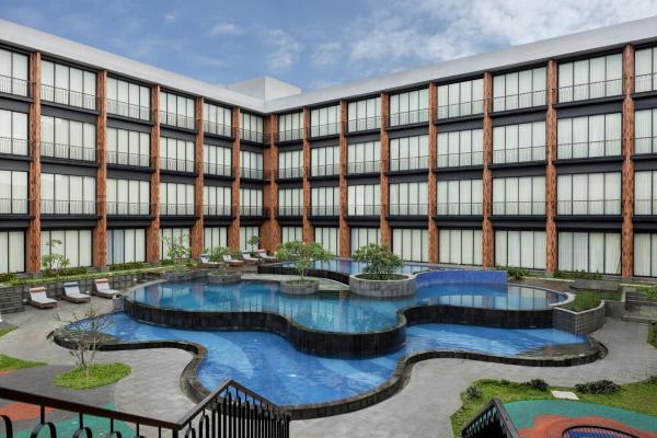 Na zdjęciu widoczny jest obiekt Hotel Santika Premiere Linggarjati - Kuningan położony w mieście Ciawigajah.