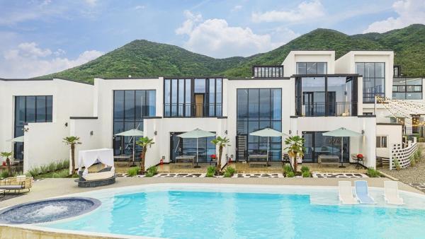 Auf dem Foto ist das Objekt Yeosu Cave Pool Villa in der Stadt Soyul zu sehen.
