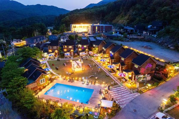 A la foto es mostra l'objecte Gapyeong Haru Dog Pension situat a la ciutat de Anmasan.