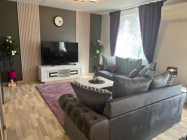 A la foto es mostra l'objecte Tenno Apartment 3 situat a la ciutat de Upa.