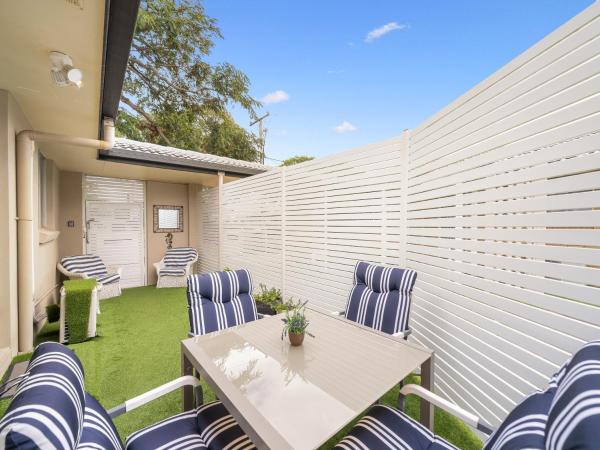 A la foto es mostra l'objecte Salt-Air Serenity -Stylish 1-Bed situat a la ciutat de Redcliffe.