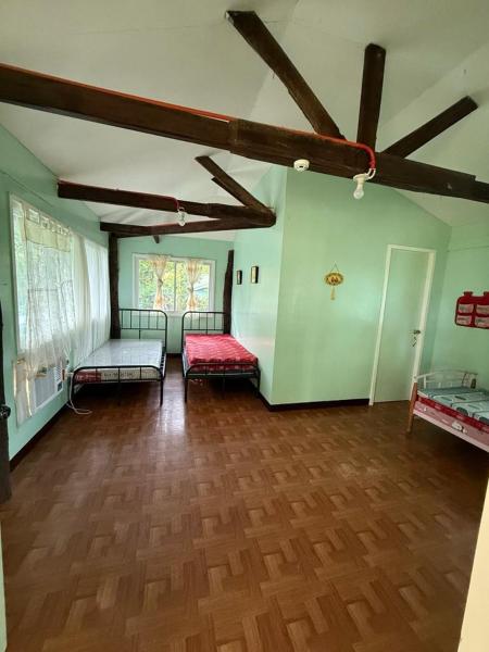 En la foto se muestra el objeto Barkada Room 2nd floor ubicado en la ciudad de Minalulan.