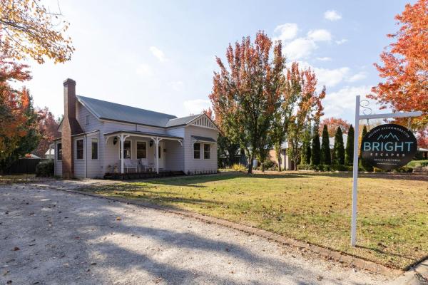 A la foto es mostra l'objecte Collins Cottage - Luxury Accommodation situat a la ciutat de Bright.