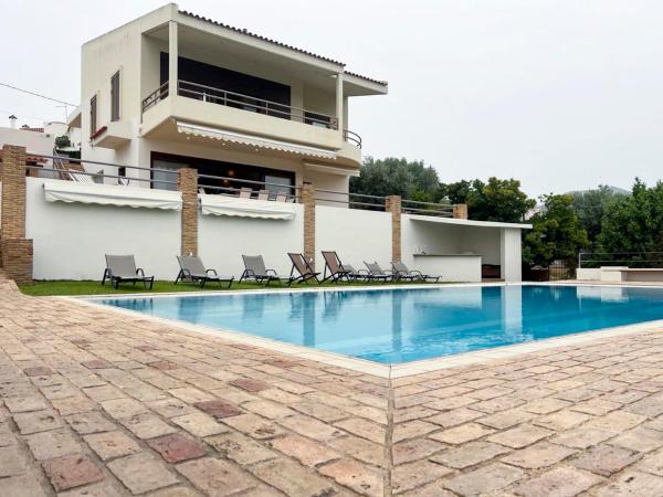 Auf dem Foto ist das Objekt Villa Cate in der Stadt Amarinthos zu sehen.
