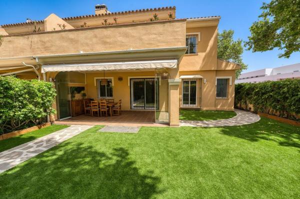 3068 Luxury Family Townhouse In Elviria, Marbella - Marbella