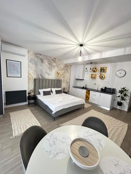 Kuva 1: Studio 70 by Casa del Mar