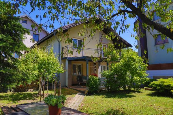 A la foto es mostra l'objecte Apartman Ozimice 2 situat a la ciutat de Bihac.