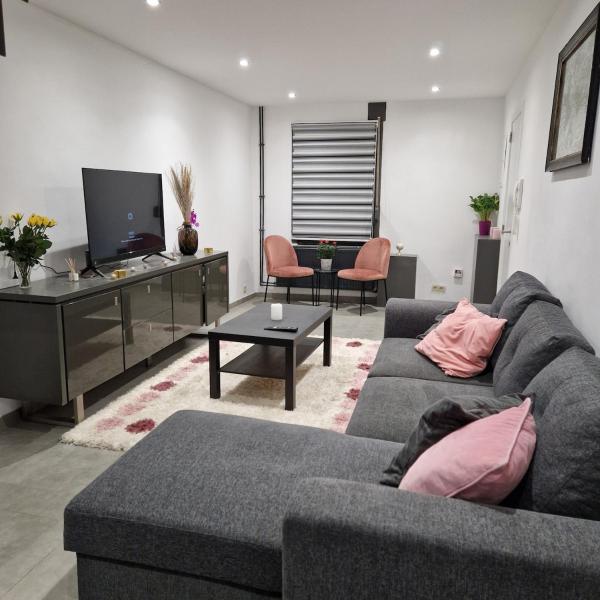 På billedet ses objektet Full apartment near Brussels and Zaventem beliggende i byen Vilvoorde.