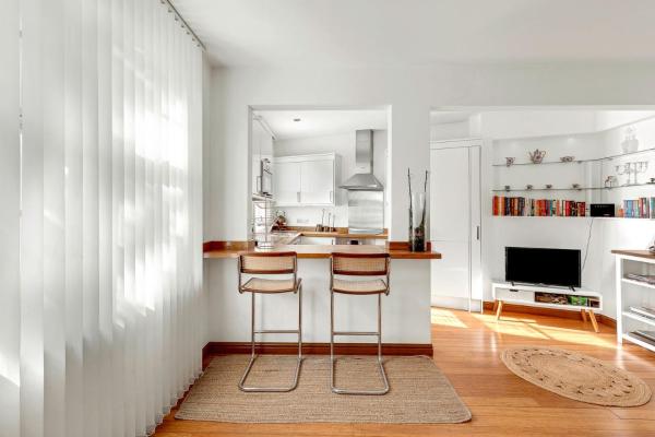 Kuva 9: Chic & Central One Bed Flat