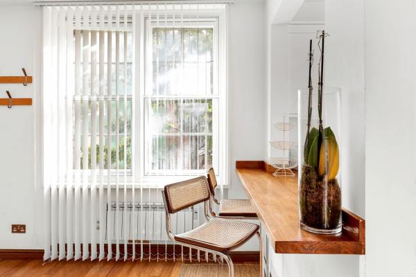 Kuva 8: Chic & Central One Bed Flat