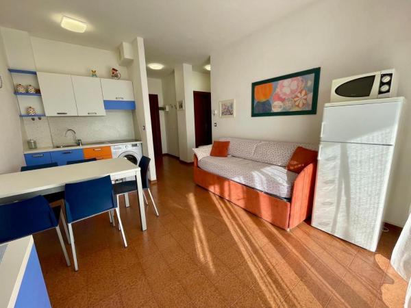 Bild 6: Flat with partial sea view