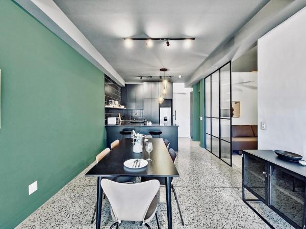 Foto 8: Stylish, new, pool, secure home in heart of CBD