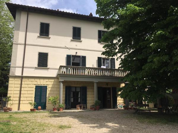 写真にはルーフィナ市にあるApartment in ancient historic villa near Florenceが写っています。
