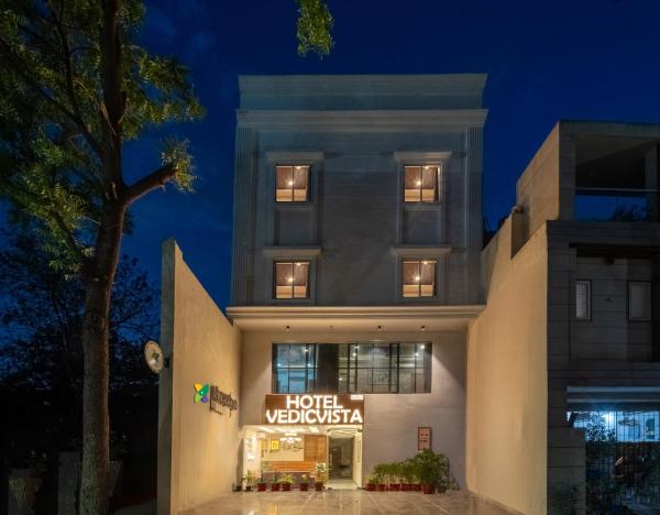 A la foto es mostra l'objecte Hotel Vedic Vista situat a la ciutat de Indore.
