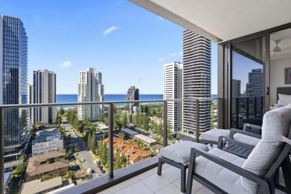 1904 Beach Views - Broadbeach