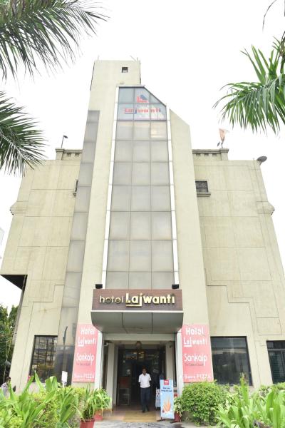 Nella foto è visibile l'oggetto Hotel Lajwanti situato nella città di Pālanpur.