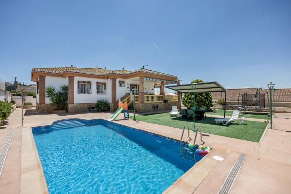 A la foto es mostra l'objecte Villa Entre dos Tierras situat a la ciutat de Suspiro del Moro.