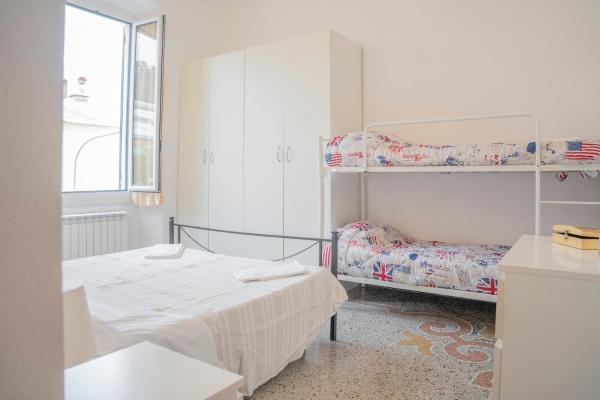 På bilden syns objektet 007B - Casa Marina, Tra borgo e Spiaggia di Riva Trigoso som ligger i staden Sestri Levante.