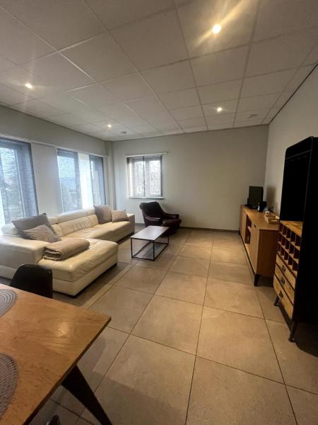 A la foto es mostra l'objecte Modern apartment situat a la ciutat de Maaseik.