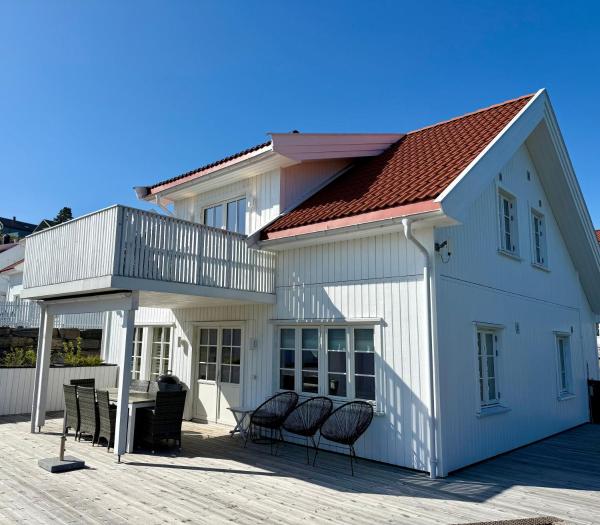 A la foto es mostra l'objecte No7 Risør situat a la ciutat de Risør.