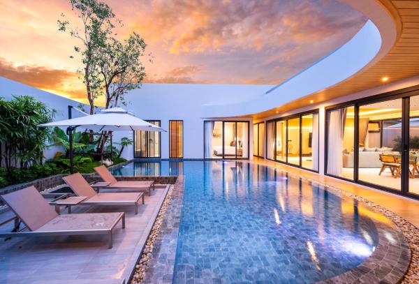 A la foto es mostra l'objecte Mandla Villas Collection 3 Bedroom Naiharn situat a la ciutat de Rawai Beach.