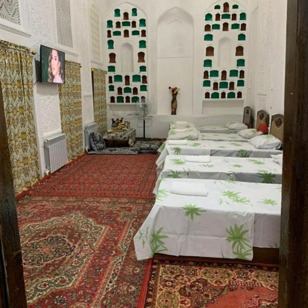 Na zdjęciu widoczny jest obiekt Mekhtar Hostel A National House położony w mieście Buchara.