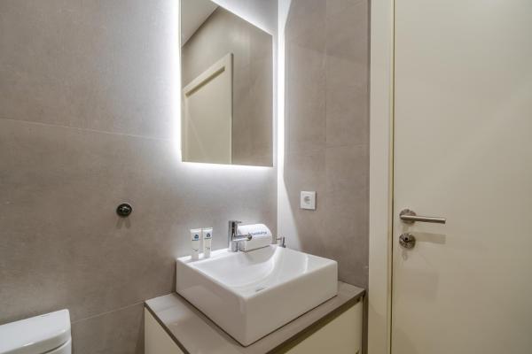 Photo 5 : HostWise - Premium & Modern Building