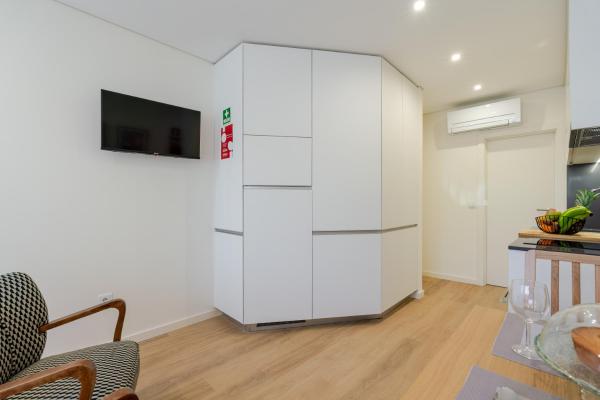 Photo 3 : HostWise - Premium & Modern Building