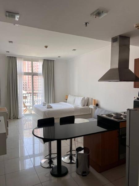 På billedet ses objektet Cozy Studio,silicon Oasis,close To Tech Park beliggende i byen Dubai.