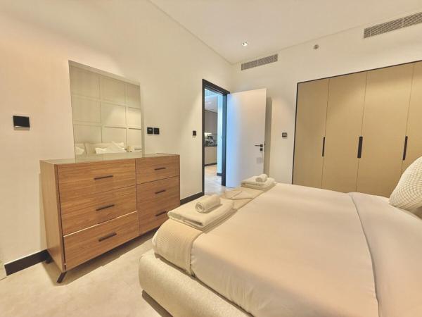 Foto 3: Vserve - 1 BR Escape With City Views & Canal Vibes