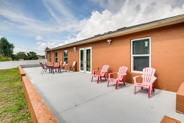 Na foto é possível ver o objeto Home 3 Mi to Green Springs Park and Lake Monroe! localizado na cidade de Deltona.