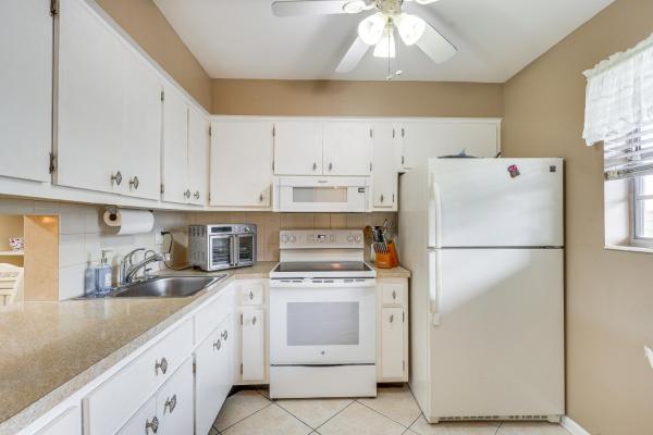 Fotografie 2: Pool Access, 9 Mi to Pompano Beach Breezy Condo!