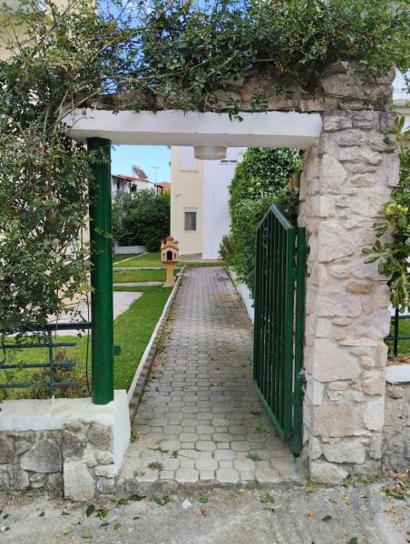 A la foto es mostra l'objecte Spacious apartment Nantia's apartment situat a la ciutat de Hanioti.