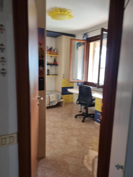 Na zdjęciu widoczny jest obiekt Appartamento Oliver położony w mieście Sarzana.