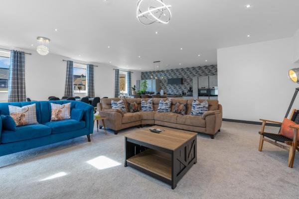 Na zdjęciu widoczny jest obiekt Luxe 5 Bedroom Guardbridge House - St Andrews położony w mieście Leuchars.