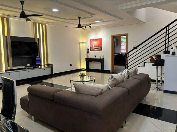 A la foto es mostra l'objecte Eden Luxe House situat a la ciutat de Madina.