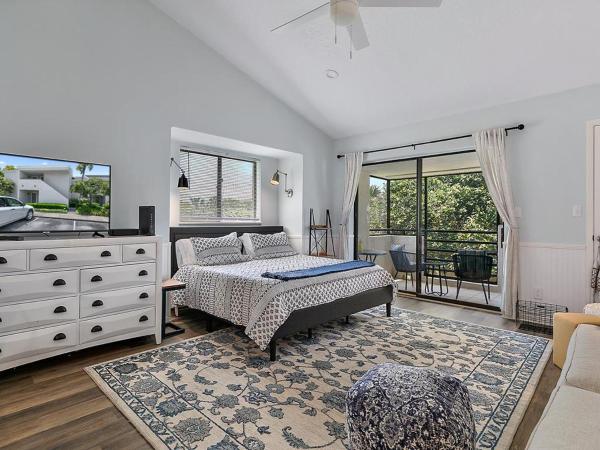 Na zdjęciu widoczny jest obiekt 649 Summer Place, Ponte Vedra Bch, Fl 32082 położony w mieście Nocatee.