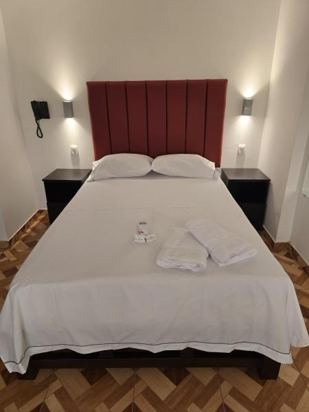 A la foto es mostra l'objecte Hostal Prestigio situat a la ciutat de Lima.