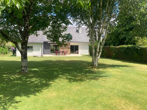A la foto es mostra l'objecte Maison en rez de jardin situat a la ciutat de Pluvigner.