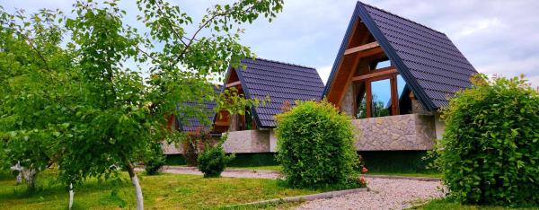 A la foto es mostra l'objecte Resort La Familia situat a la ciutat de Bihac.