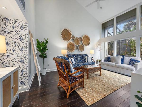 写真にはポンテ・ベドラ・ビーチ市にある9867 Sawgrass Dr E, Ponte Vedra Bch, Fl 32082が写っています。