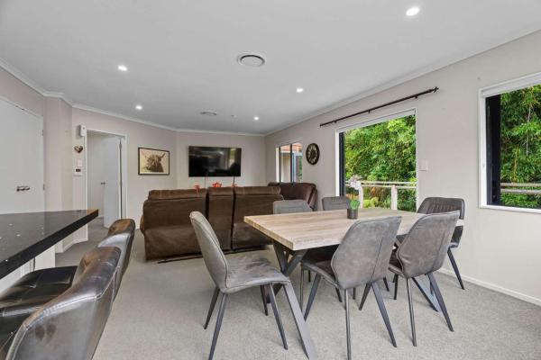 Hamilton Hideout - Huntly