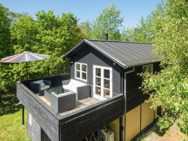 照片显示了位于Grenå市的6 person holiday home in Grenaa物件。