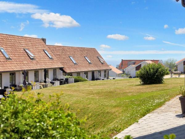 Premium apartment with large kitchen, Gudhjem