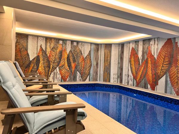 Na fotografii je vidět objekt Ardo Hill Spa Hotel and Restaurant nacházející se ve městě Peteltsi.