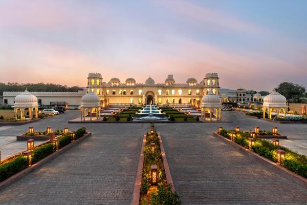 Na foto é possível ver o objeto Kesar Bagh Palace Chittorgarh localizado na cidade de Chittaurgarh.