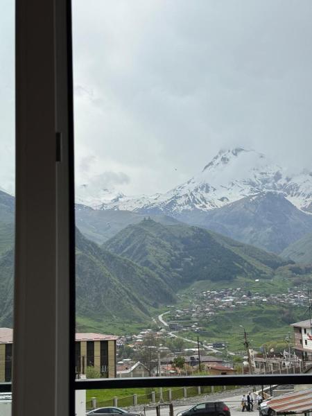Kuvassa näkyy kohde Oishe View, joka sijaitsee kaupungissa Kazbegi.