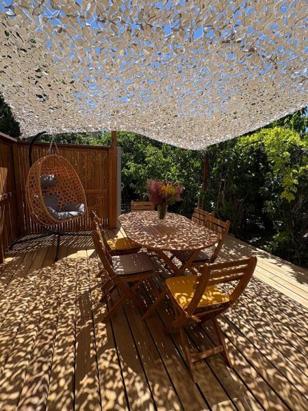 A la foto es mostra l'objecte Logement avec jardin et terrain de pétanque privé situat a la ciutat de Venelles.
